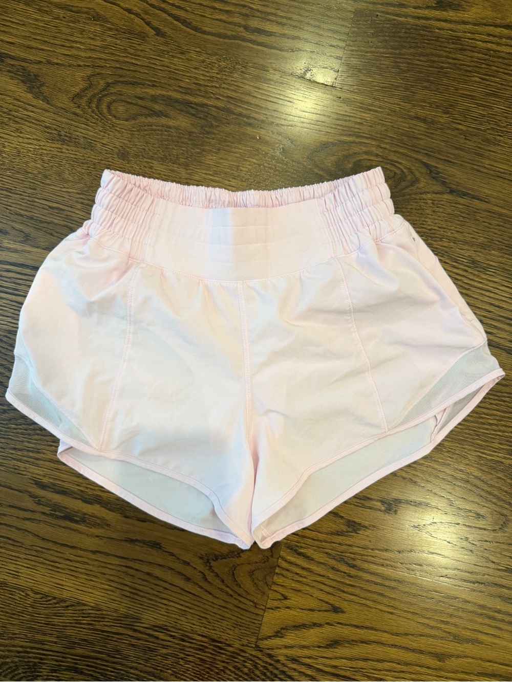 lululemon NWOT Hotty  Hot high rise lined Light Pink Shorts Sz 4!